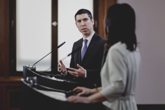 (R-L) Annalena Bärbock (Alliance 90/The Greens), Federal Foreign Minister, and Mihai Popsoi,