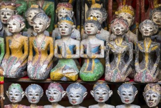 Wooden figures on a market, art, art market, Hinduism, souvenir, decoration, sculpture, figure,