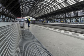 3-day strike by the railway union GDL, only very few local and long-distance trains run, empty