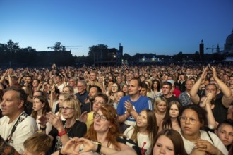 Fans of Revolverheld at the Potsdam Stadtwerkefest, 13.07.2024