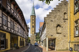 The Romanesque church (first mentioned in 1151) has valuable stained glass from the mid-13th