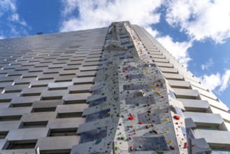 CopenHill, waste incineration plant and artificial ski slope, 80 metre high climbing wall, 90 metre