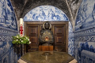 Interior, Azulejos, Tiles, Tile decoration, Baptistery, Baptistery, Lisbon Cathedral, Sé Patriarcal