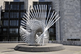 Sculpture Lebenskraft by the Spanish sculptor and draughtsman Andreu Alfaro on Jockel-Fuchs-Platz,