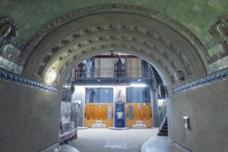 Old Elbe Tunnel, history, city history, sight, attraction, building, architecture, tourism,