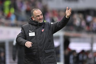 Coach Frank Schmidt 1. FC Heidenheim 1846 FCH Gesture Gesture on the sidelines Voith-Arena,