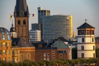 Skyline of Düsseldorf on the Rhine, old town, riverside promenade, GAP 15 building, castle tower,