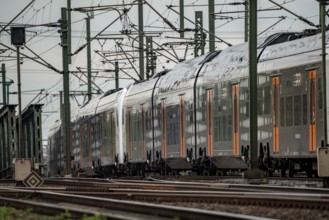 Railway line in Oberhausen, regional transport, RRX train, Rhine-Ruhr Express, RE5 on the journey