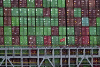 Container ship Ever Gifted, arriving in the port of Hamburg, shipping company Evergreen, Singapore,