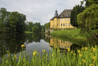 Moated castle, Schloss Dyck, Jüchen, Lower Rhine, North Rhine-Westphalia, Germany, Europe
