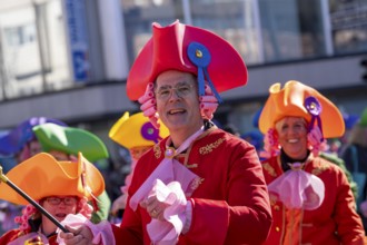 Rose Monday parade in Düsseldorf, groups of carnival societies and other participants in the street