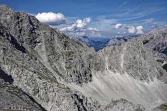 At the Hafelekar, view from the Karwendelblick of the Innsbruck Nordkette to the Karwendel