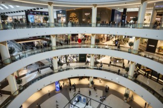 Interior, Dubai Luxury Shopping Mall, Luxury Shopping Centre, Downtown, Dubai, United Arab