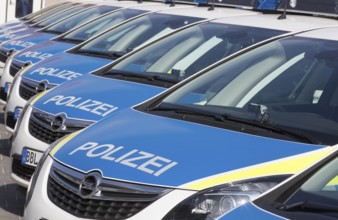 New radio patrol cars at the police station in Potsdam, 14/03/2016