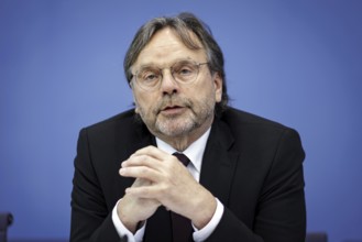 Michael Groß, Chairman of the Executive Board of the AWO Federal Association, spoke at a press