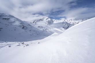 Snow-covered mountain landscape, mountain peak Monte Cevedale and glacier Zufallferner, Ortler