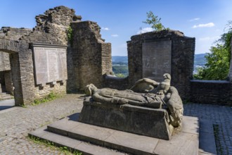 Ruins of Hohensyburg Castle, near Dortmund, war memorial by Friedrich Bagdons, for the fallen of