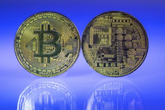 Bitcoin, cryptocurrency, symbol coin, optical placeholder for the digital currency, front and back,