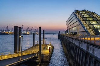 Port of Hamburg, Elbe, shipping traffic, Hadag harbour ferry Docklands landing stage, Docklands
