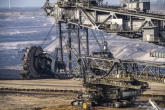 Lignite opencast mine Garzweiler, bucket wheel excavator mining overburden, coal, near Jüchen,