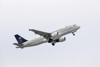 Aircraft Saudi Arabian Airlines, Airbus A320-200, HZ-ASC