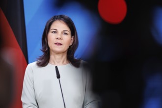 Annalena Bärbock, Federal Foreign Minister, photographed during a press conference in Berlin, 09.04