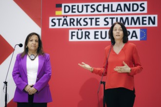 Iratxe Garcv?a Pv©rez, Chair of the S&D Group in the European Parliament, and Katarina Barley,
