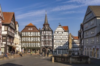 Half-timbered houses, St Michael's merchants' guild house and Rolandsbrunnen fountain on the market
