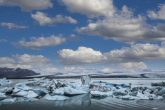 Detail of the frozen Jokursarlon lake among giant ice, iceland