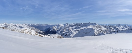 Panorama, snow-covered mountain landscape in winter, Fürkeleferner glacier, view of the Martell