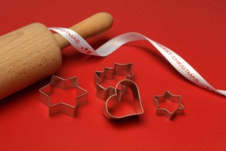 Rolling pin and cookie cutters, Christmas
