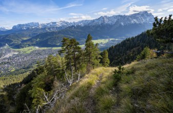 View of mountain panorama with Wetterstein mountains, hiking trail to Kramerspitz, in autumn,