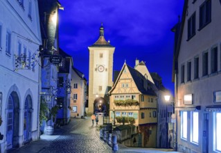 Plönlein and the Spitalgasse with the Siebersturm in the old town centre of Rothenburg ob der