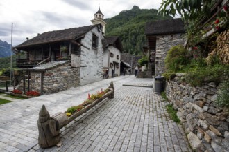 Typical Ticino stone houses in the village of Sonogno, Verzasca Valley, Valle Verzasca, Canton