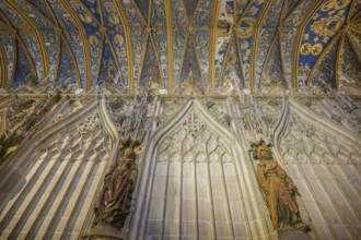 Figure of Judith and Job on the outside of the choir in St Cecilia's Cathedral, Albi, Département