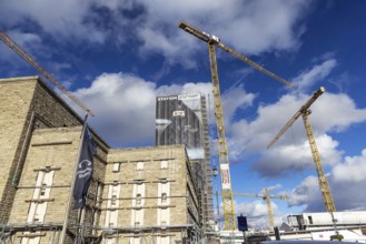 Construction site Stuttgart 21. heritage-protected Bonatz building with crane. Stuttgart,