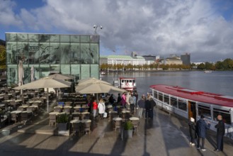 Restaurant and ships at the jetty, Jungfernstieg, Inner Alster Lake, Hamburg, Germany, Europe