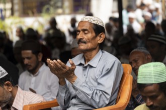 Muslims perform the Friday prayers at a Mosque in the holy month of Ramadan, on 21 March 2025 in