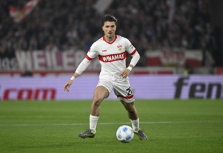 Loenidas Stergiou VfB Stuttgart (20) Action on the ball MHPArena, MHP Arena Stuttgart,