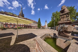 Market fountain, fountain, outdoor area of a restaurant with parasol, church tower, Erbach town