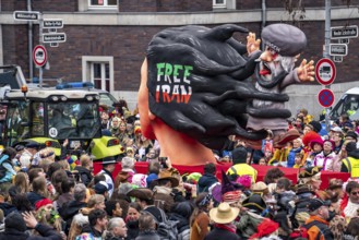 Rose Monday parade in Düsseldorf, street carnival, carnival float, by float builder Jacques Tilly,