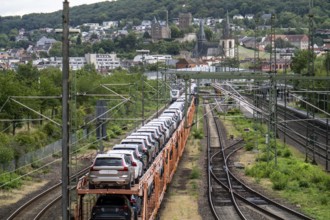 Upper Middle Rhine Valley, goods train, car transporter at Bingen station, waiting for permission