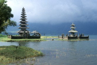 Ulu Danu Tempel im Bratansee, Bali, Indonesien