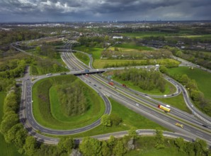 Duisburg, North Rhine-Westphalia, Germany, Ruhr area landscape at the Kaiserberg motorway junction,