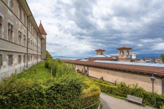 Footpath behind the Palais de Rumine, historic old town, Lausanne, Vaud, Switzerland, Europe