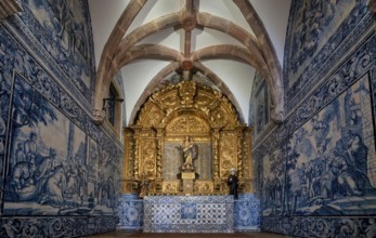 Interior view of the church Igreja Matriz de São Clemente, side altar, azulejos, tiles, tile