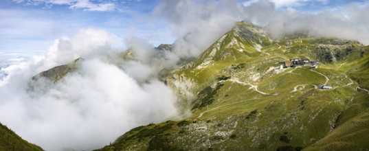 Höfatsblick station on the Nebelhorn behind the Nebelhorn, 2224m, Allgäu Alps, Allgäu, Bavaria,