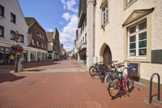 Rekumer Straße, pedestrian zone and shopping street in the town centre of Haltern am See, Ruhr