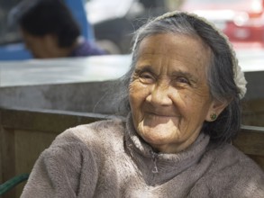 Old laughing woman, portrait, Tomohon, Sulawesi