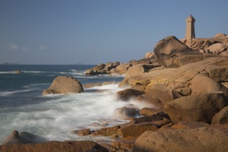 Lighthouse Mean Ruz at Ploumanac'h, Côtes d'Armor in the last evening light